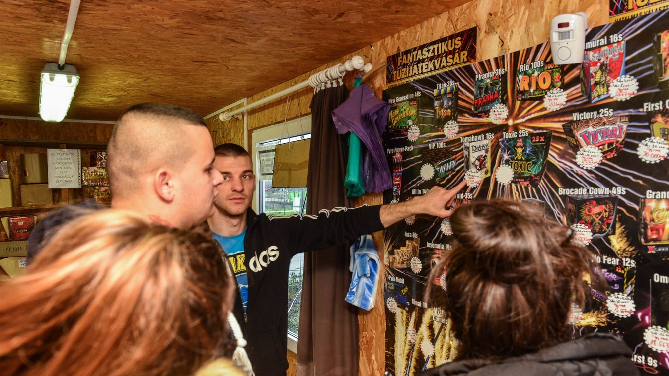 Csak az udvarunkon tűzijátékozhatunk
