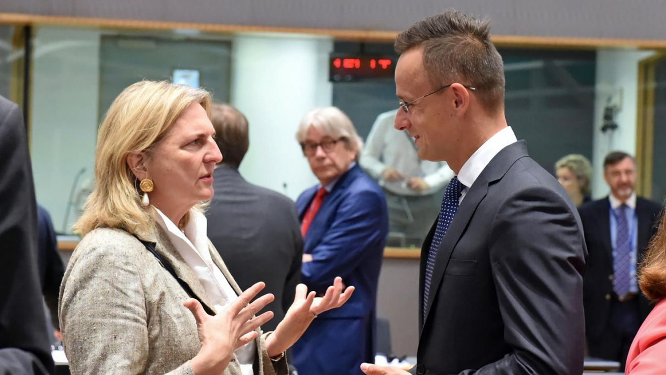 Szijjártó Péter: veszélyt jelent a bolgár migrációs javaslat