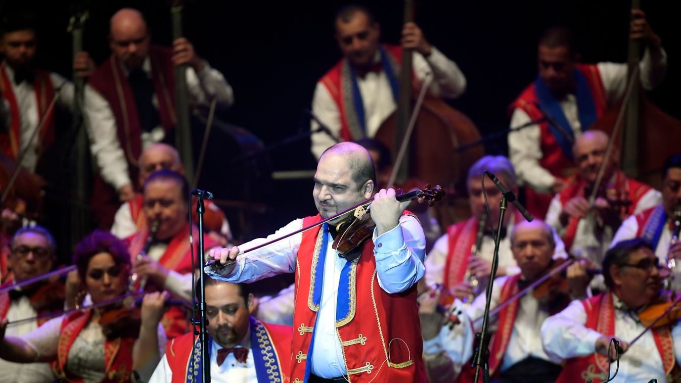 Jubileumi koncertre készül a 100 Tagú Cigányzenekar