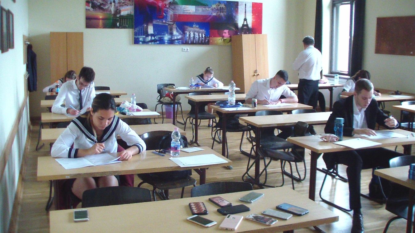 Magyar nyelv- és irodalom után, matematika vizsga előtt