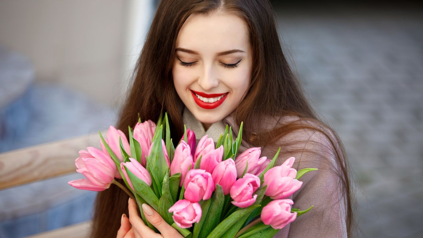 58 ezer nyíló tulipánnal csalogatja a turistákat Kalotaszentkirály