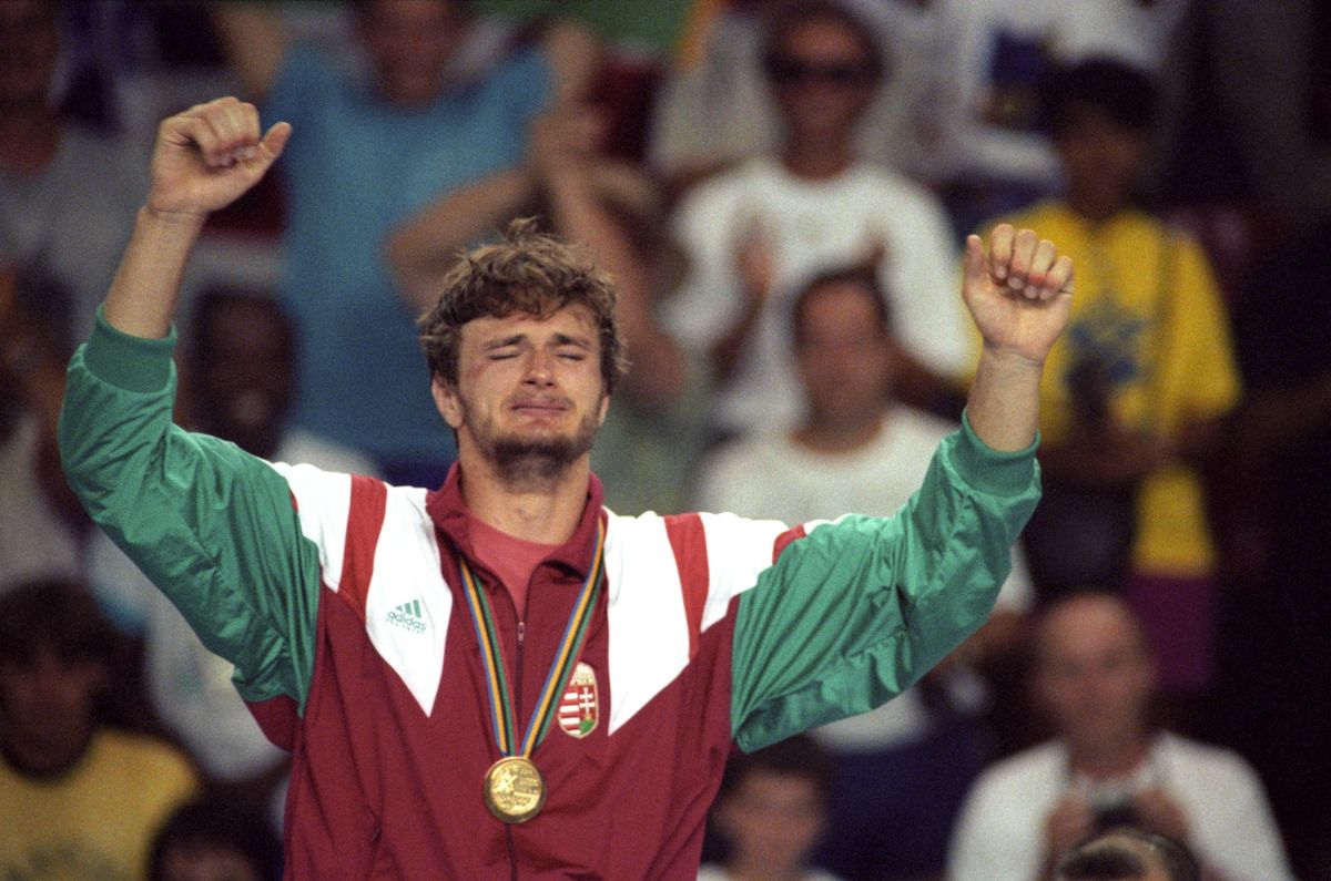 Kovács Antal öröme, miután a 95 kilogrammos súlycsoportban olimpiai bajnok lett 1992-ben Barcelonában