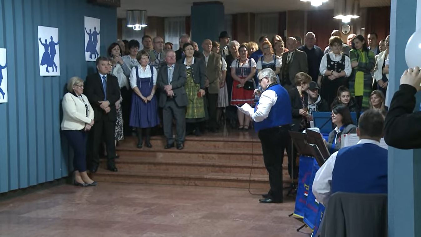 Batyus svábbált tartottak Pakson