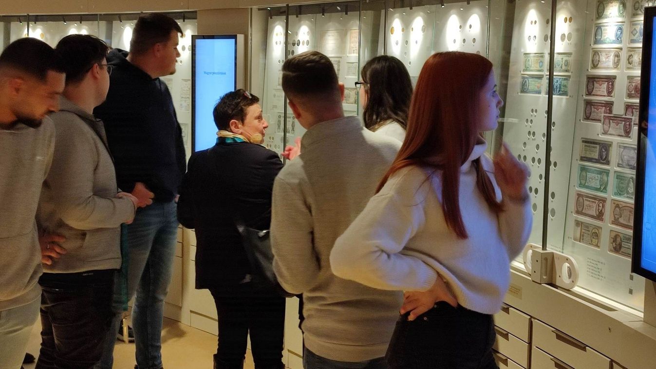 A Pénzmúzeumban jártak a Kerisek