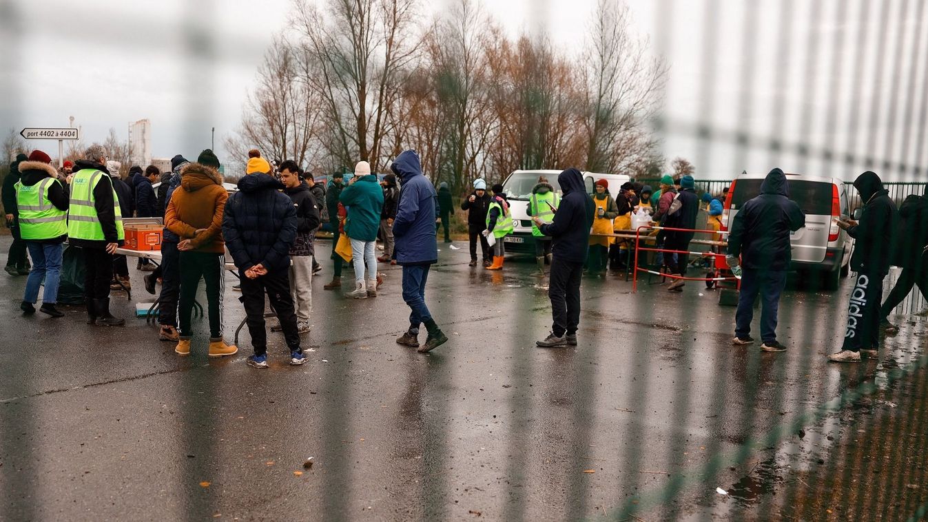 Több irányból is feszíti a francia határokat a migráció