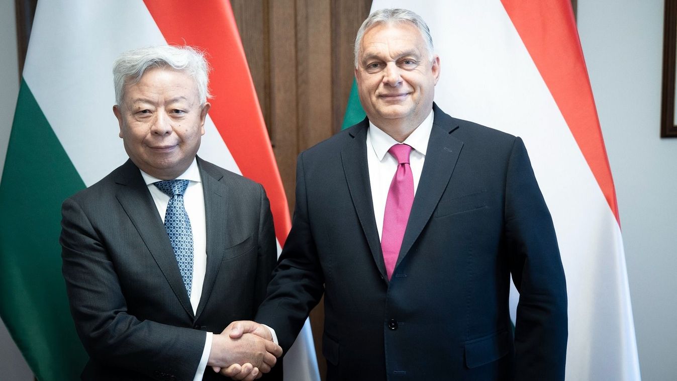 Orbán Viktor az ázsiai befektetési bank elnökével tárgyalt
