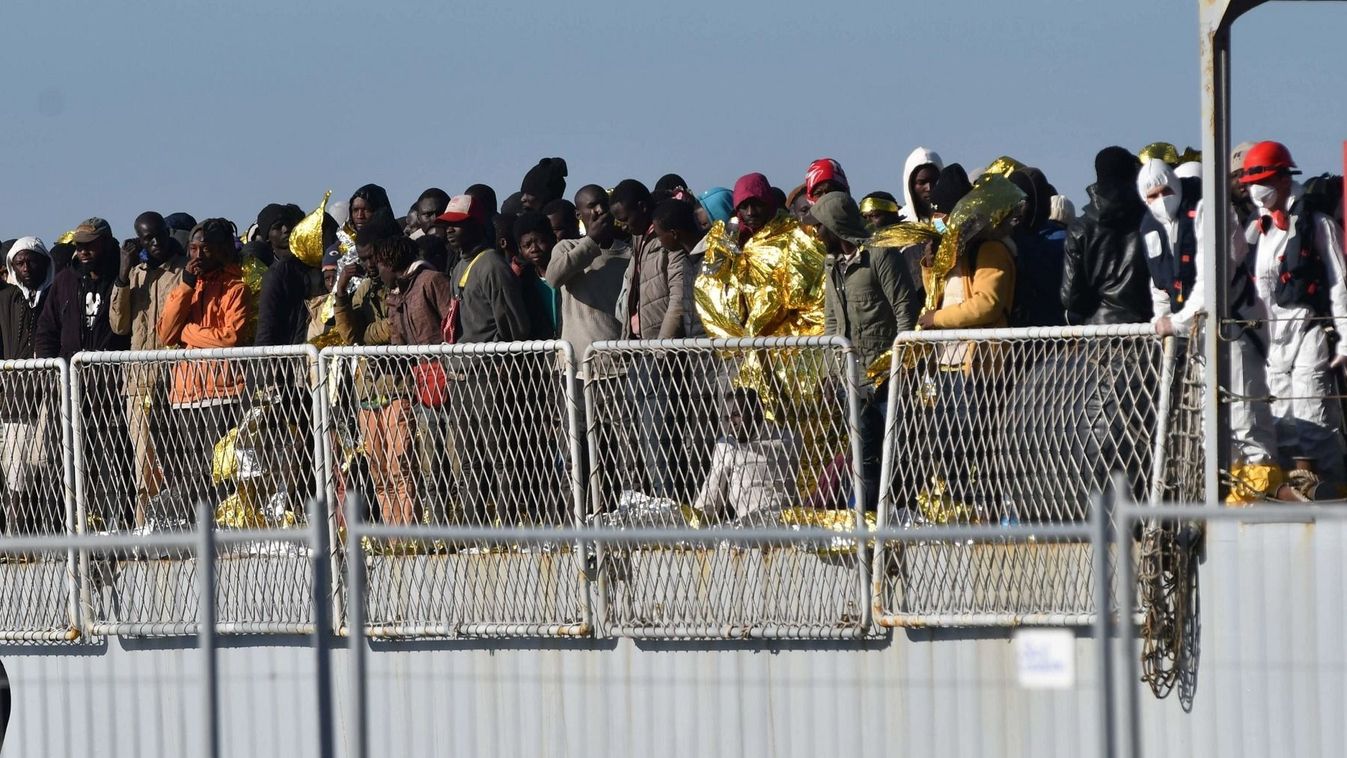 Századvég: a magyarok egyértelműen elzárkóznak a brüsszeli migránskvótáktól
