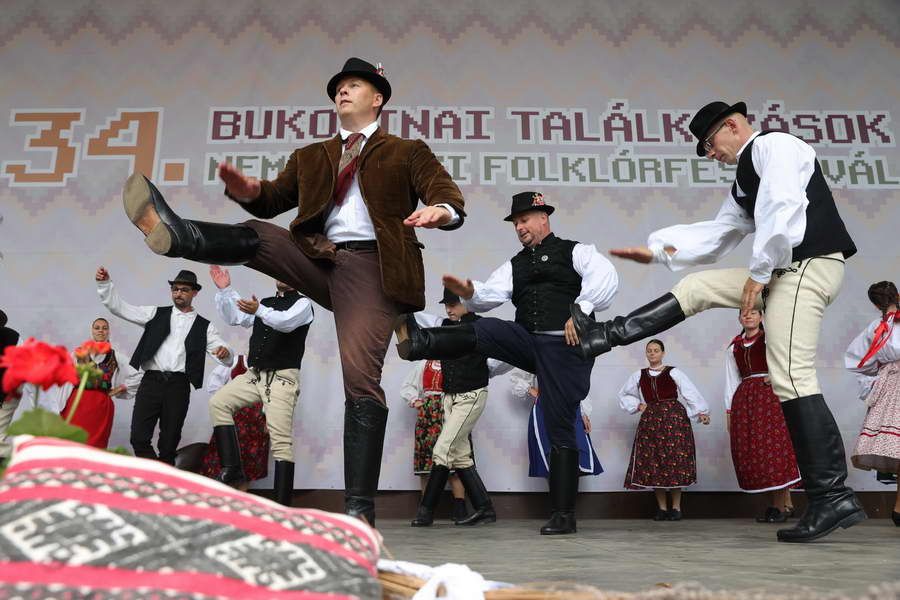 34. Bukovinai Találkozások Nemzetközi Folklórfesztivál. 