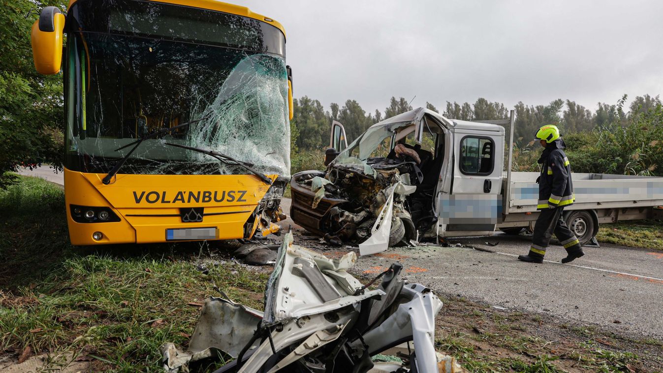 Borzalmas baleset Bátaszéken, mentőhelikopter érkezett (videó)