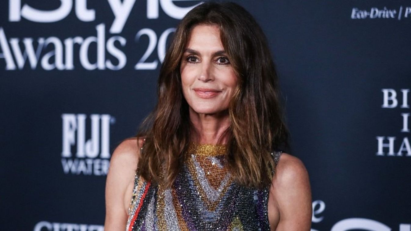 35 év után kerültek elő  Cindy Crawford meztelen képei