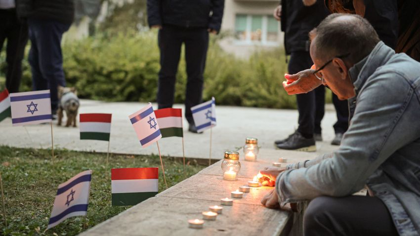 TEOL – Mécsest gyújtottak az izraeli áldozatok emlékére