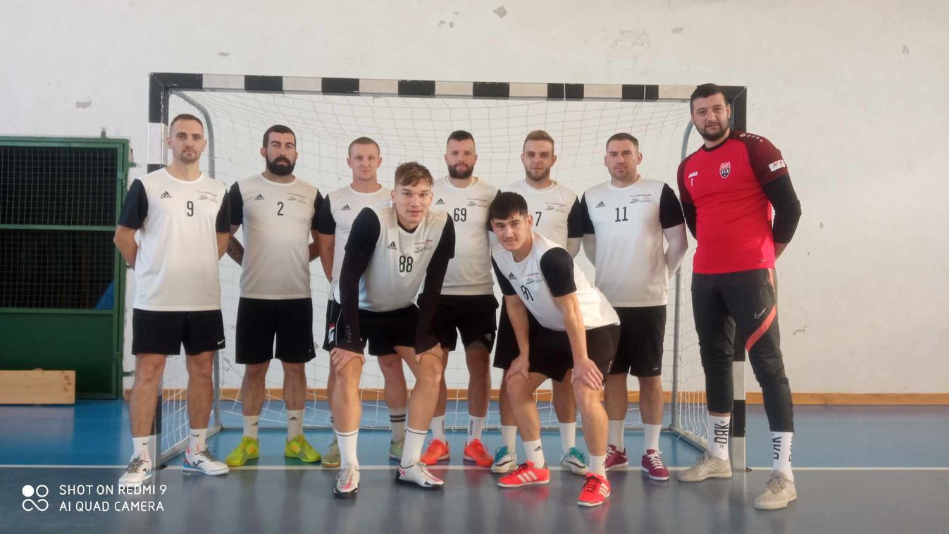 Polisz-emléktorna: teltházas csarnokban ért fel a csúcsra a Kétballábasok csapata