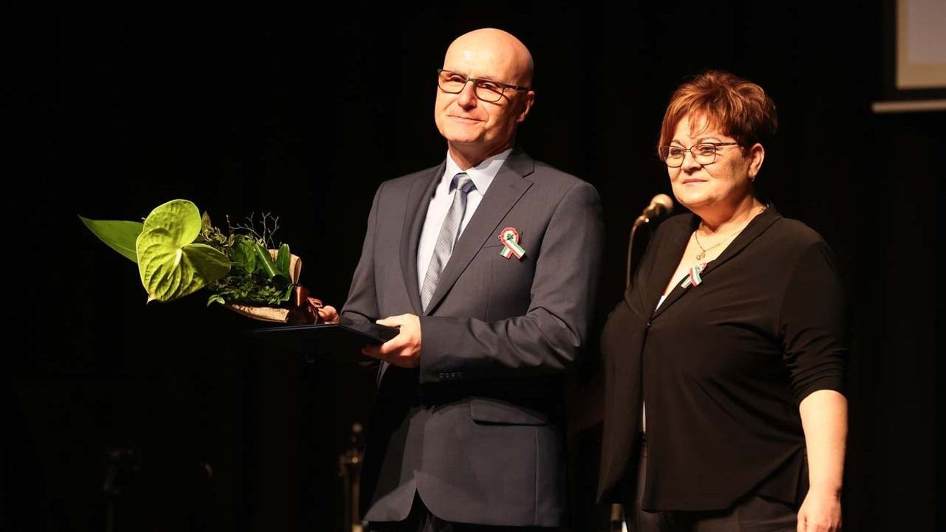 Dr. Bősze Tibor vehette át a Perczel-díjat a bonyhádi ünnepségen – galéria