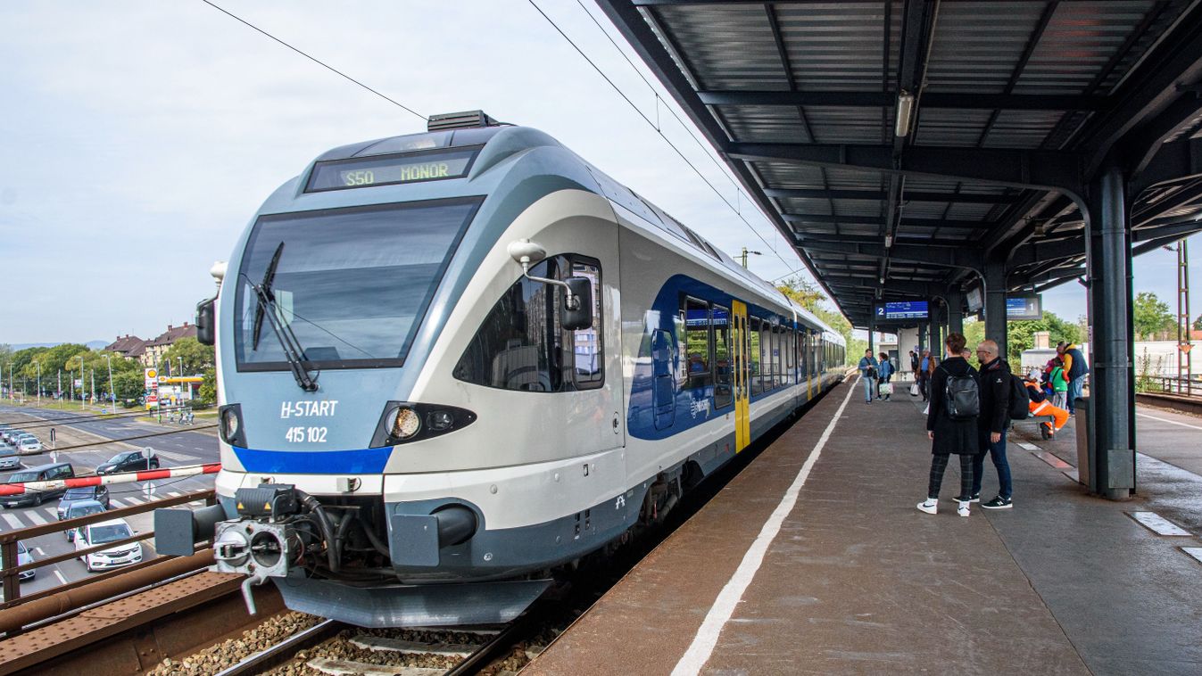 Több tucat felújított FLIRT motorvonat áll újból szolgálatba a MÁV-nál