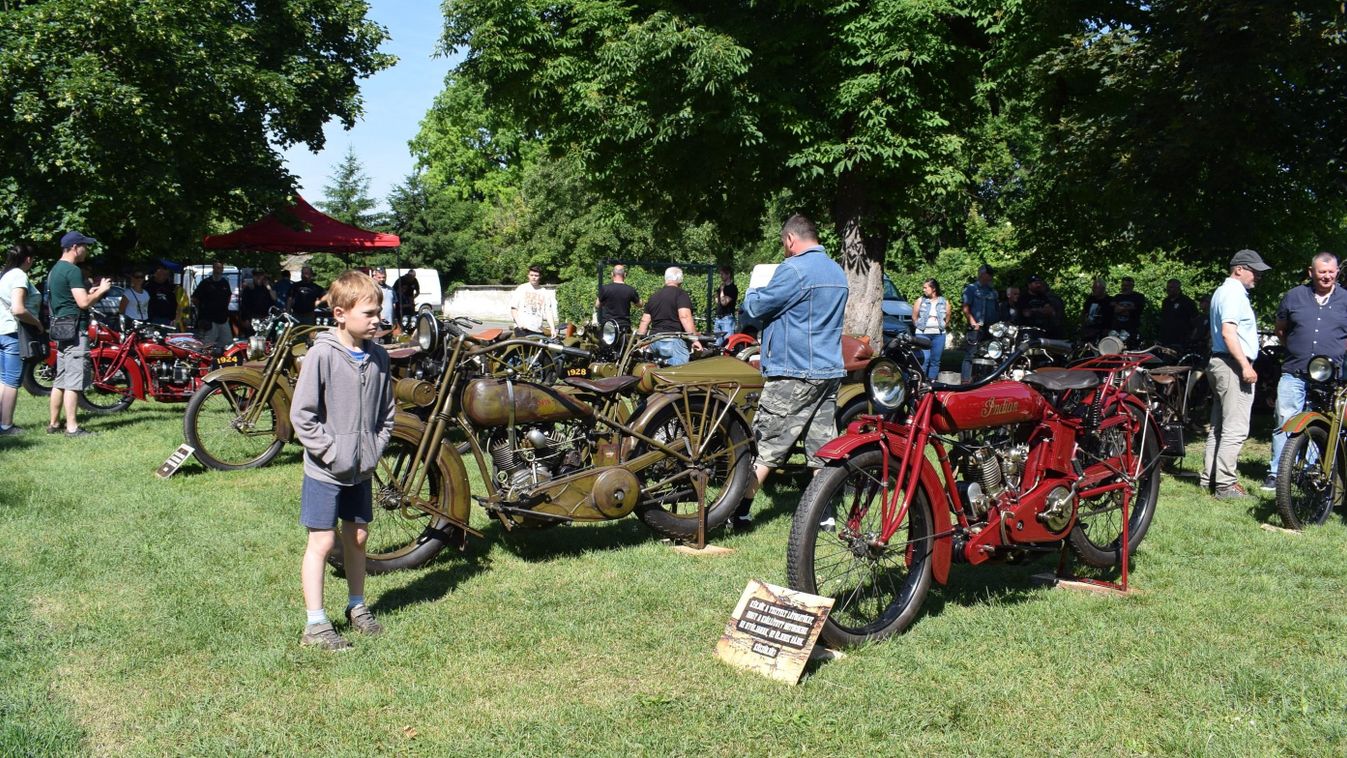Mintegy ötszázan érkeztek motorral a veterán amerikai motorok kiállítására