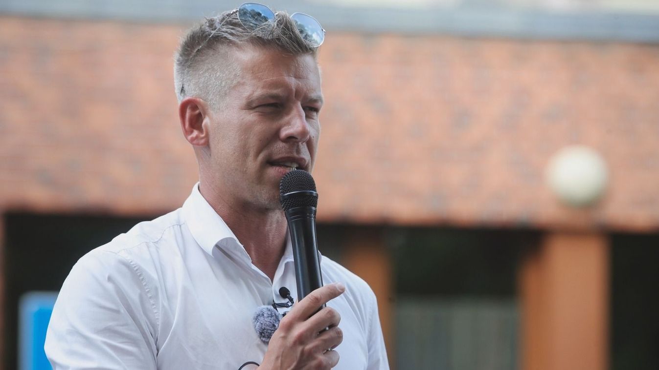 Egy nap után törölték a sorkatonaság bevezetését tárgyaló beszélgetést Magyar Péter csoportjában