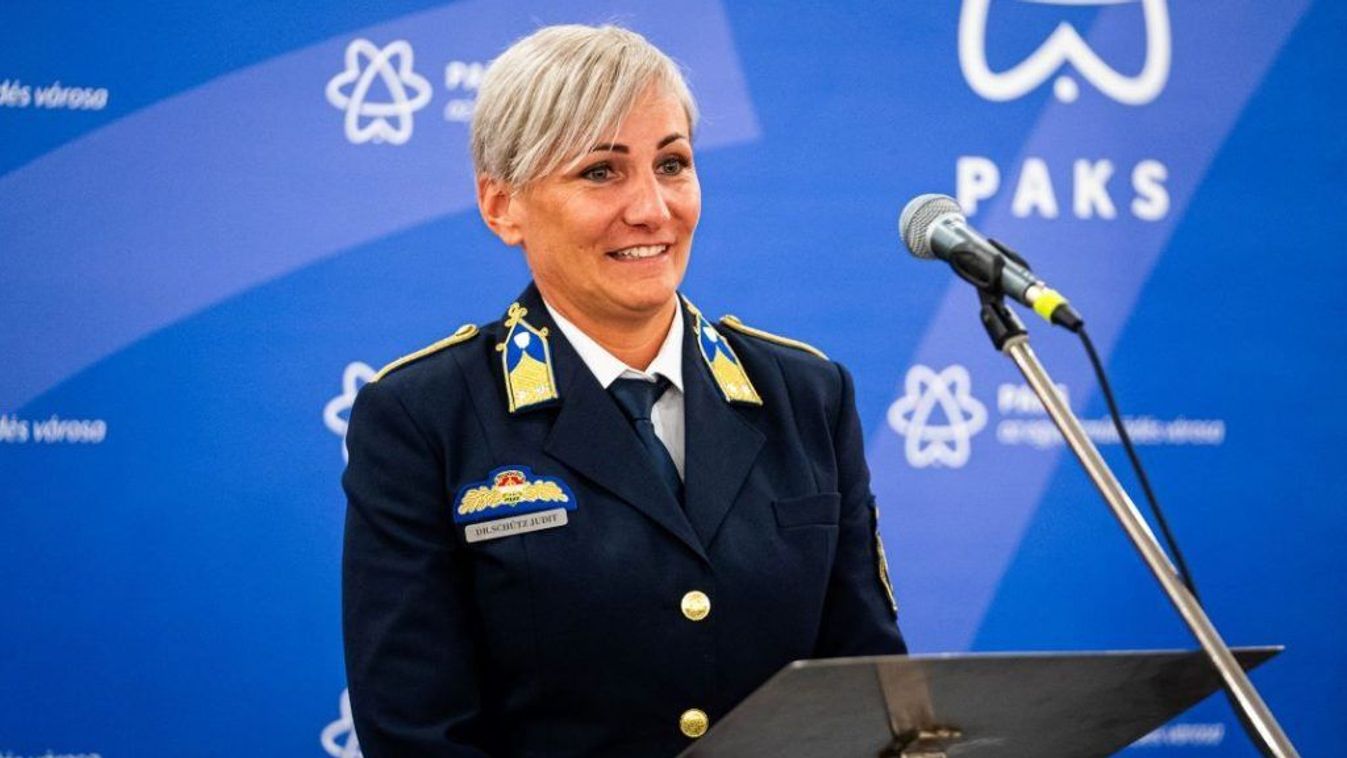 Dr. Schütz Judit kapta a Paks Város Közbiztonságáért díjat
