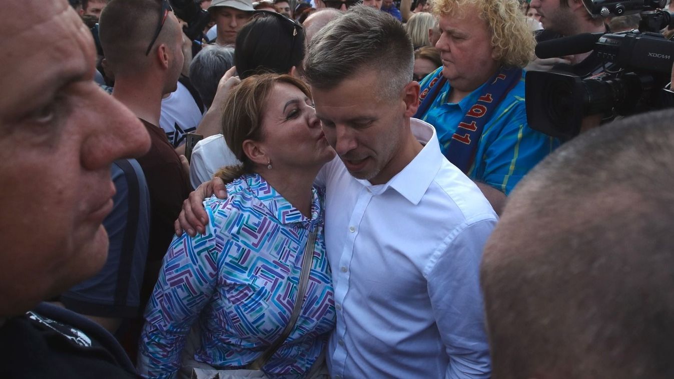 Orbán Viktor lelövését pezsgővel ünnepelné Magyar Péter rajongója