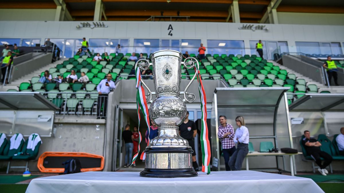 A Magyar Kupa győztesének járó trófea