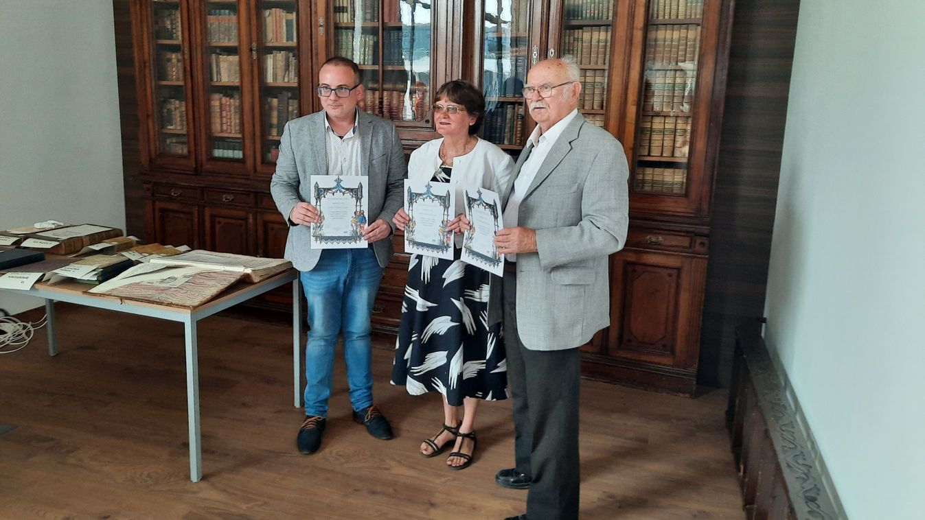 TEOL – Három szerző vett át első díjat