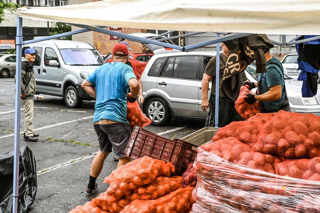 Akciós burgonyára, vöröshagymára lehet jelentkezni 
(A kép tavalyi átvételnél készült)