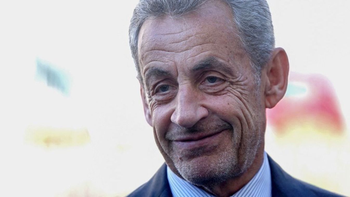 Nicolas Sarkozy: Orbán Viktor helyesen cselekszik