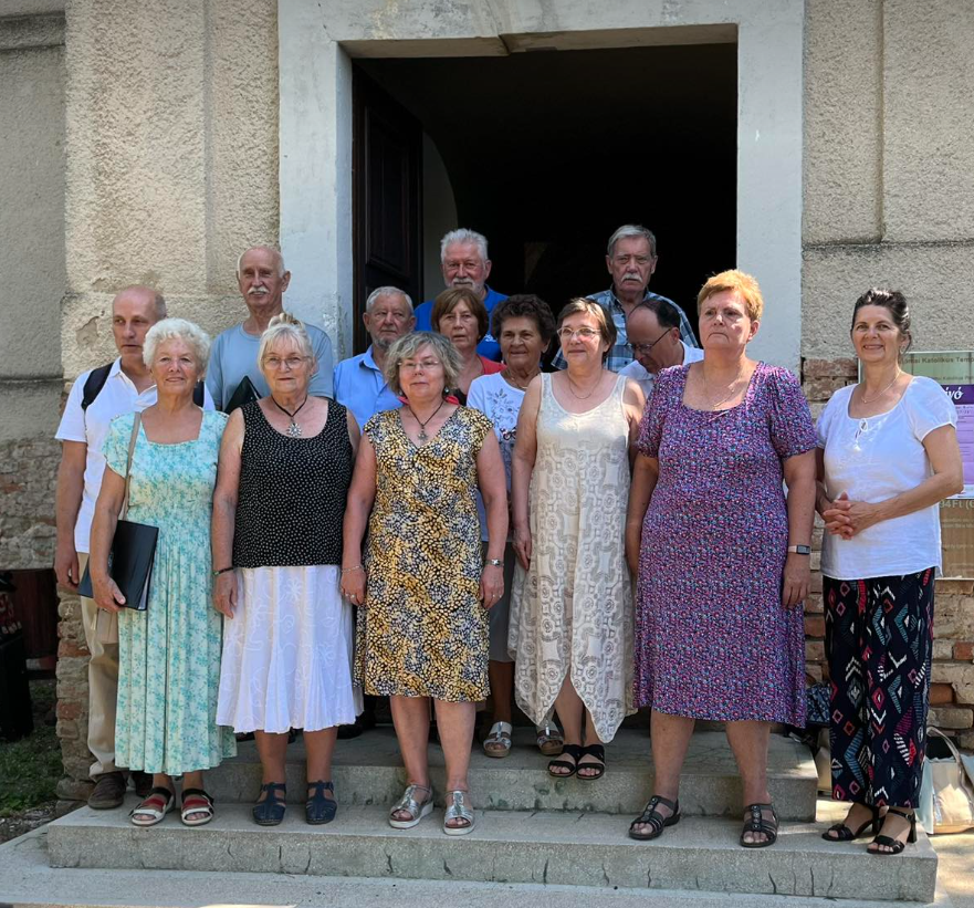 A kiskassai Anna-napi búcsún járt a Mondschein kórus