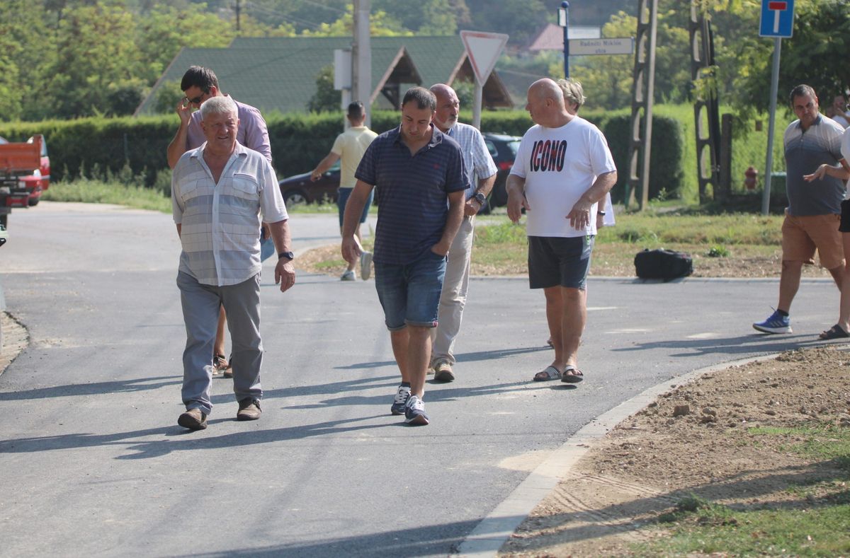 Új burkolatot kapott Dunakömlődön a Radnóti utca