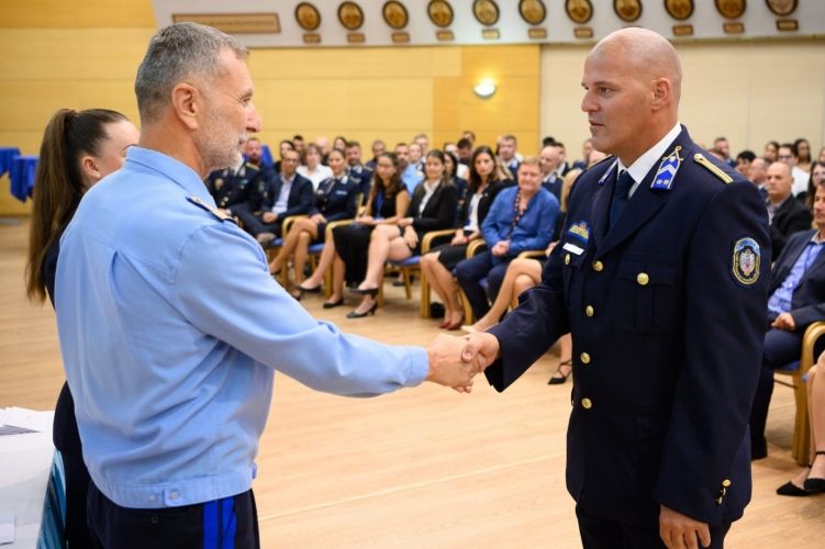 Főhadnaggyá nevezték ki Rikkers Péter rendőr törzszászlóst