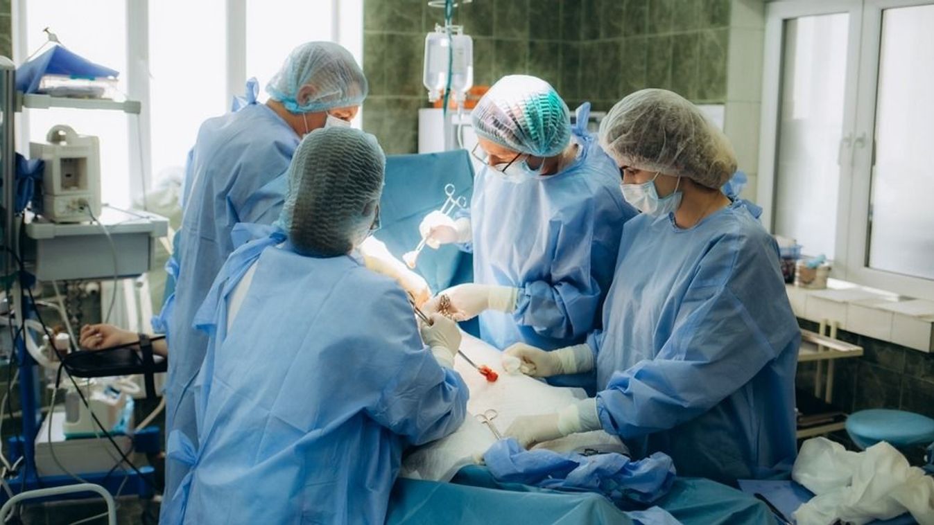 Szenzációs orvosi beavatkozással mentették meg egy kislány életét a Heim Pál Gyermekkórházban