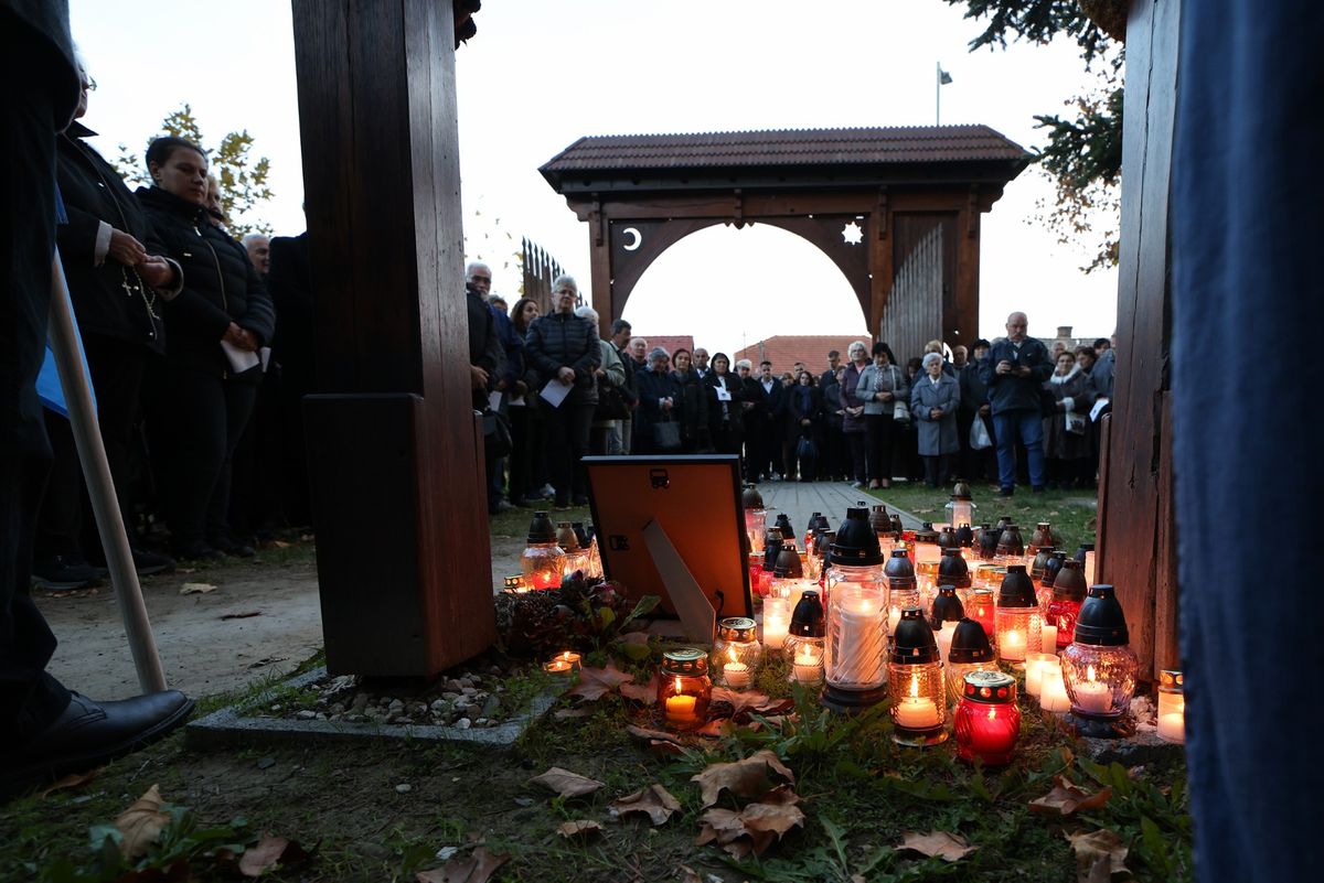 Potápi Árpád János számára fontos helyen, a bonyhádi Székely Emlékparkban gyűltek össze a megemlékezők