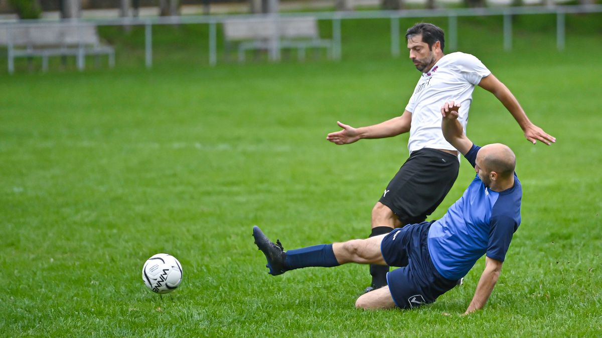 Hosnyánszki Tamás (fehérben) csapata, a Zomba az őszi bajnok Nyugaton