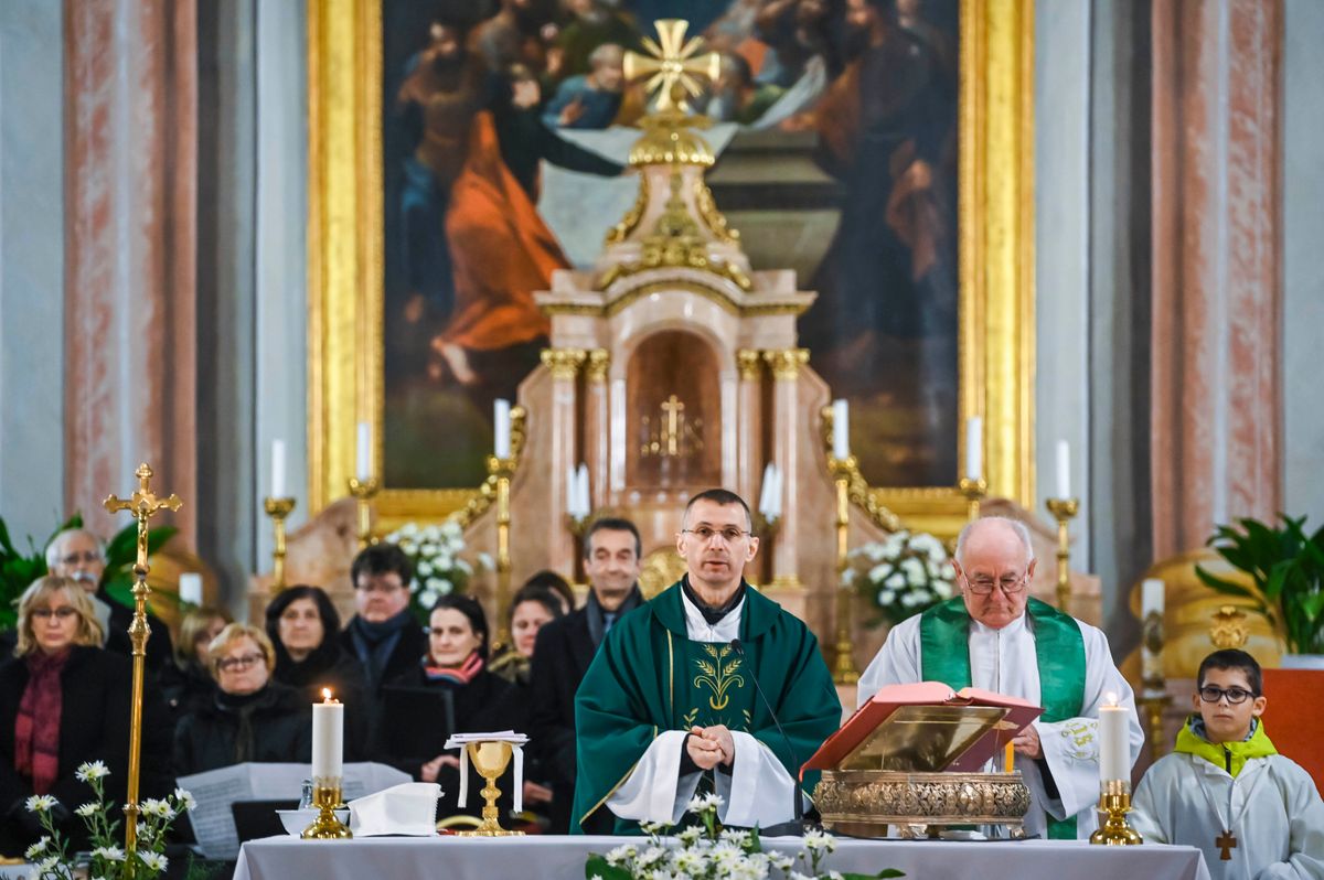 Nagy Norbert esperes-plébános celebrálta az Erzsébet napi misét