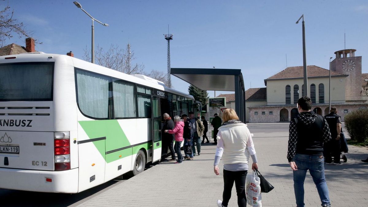 Biztonsági szolgálat is működik a szekszárdi buszpályaudvaron