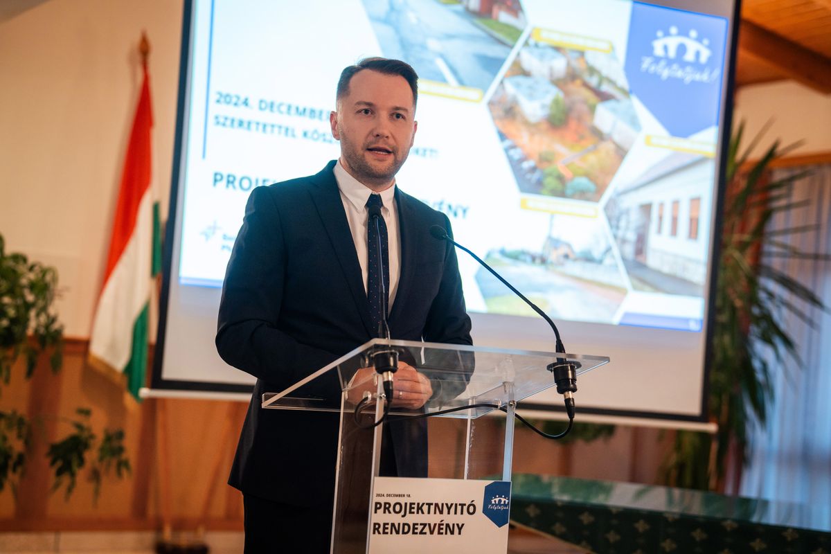 Vizin Balázs, a vármegyei közgyűlés alelnöke kiemelte, hogy Bonyhád a fejlesztések tekintetében az országos élmezőnybe tartozik
