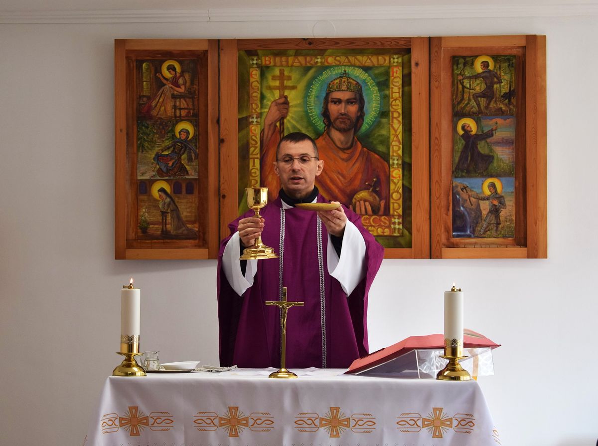 Nagy Norbert plébános celebrálta a misét a fácánkerti imaházban