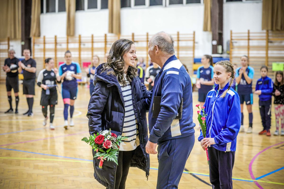 Németh-Bajcsy Krisztinát köszöntötte Simon Ferenc a Magyar Kupa találkozó előtt