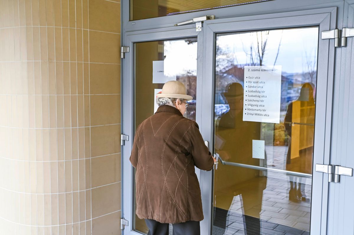 A művelődési központban sok idős szavazóval találkoztunk