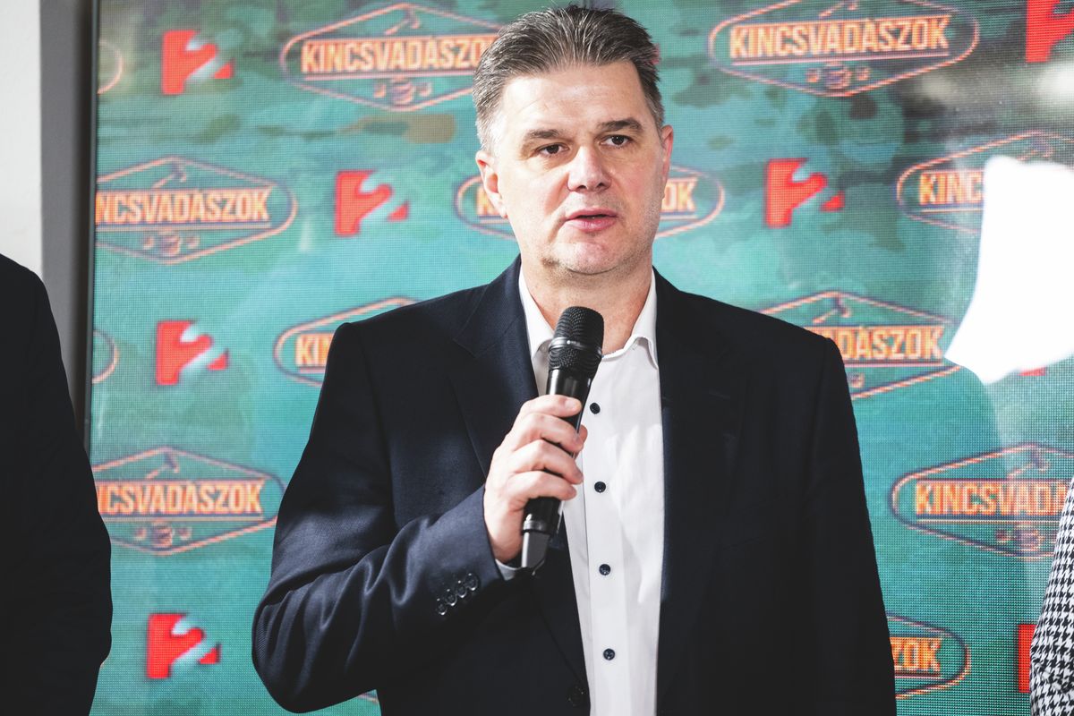Fertőszögi Péter, a TV2 Kincsvadászok VIP című műsorának egyik kereskedője, Szekszárdon született és felnőttkoráig mondhatta otthonának Tolna vármegye székhelyét