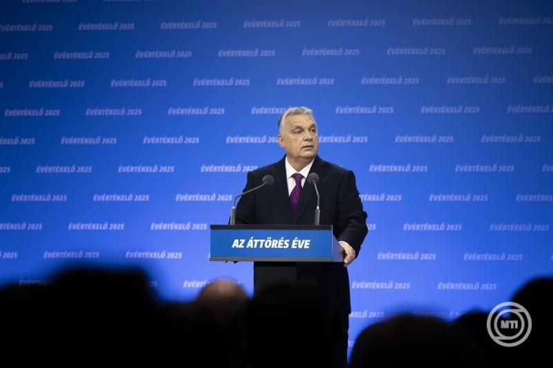 A kormányfő szerint összetartó nép a miénk
