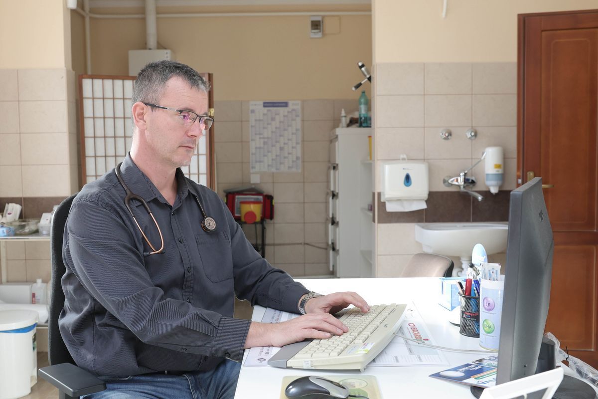 Megszűnik a beutalók konkrét szakrendelőhöz kötöttsége - a hír dr. Szabó Gábor szerint üdvözlendő