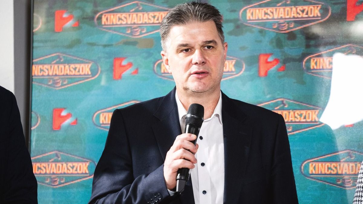 Fertőszögi Péter, a TV2 Kincsvadászok című műsorának egyik kereskedője, Szekszárdon született és felnőttkoráig mondhatta otthonának Tolna vármegye székhelyét
