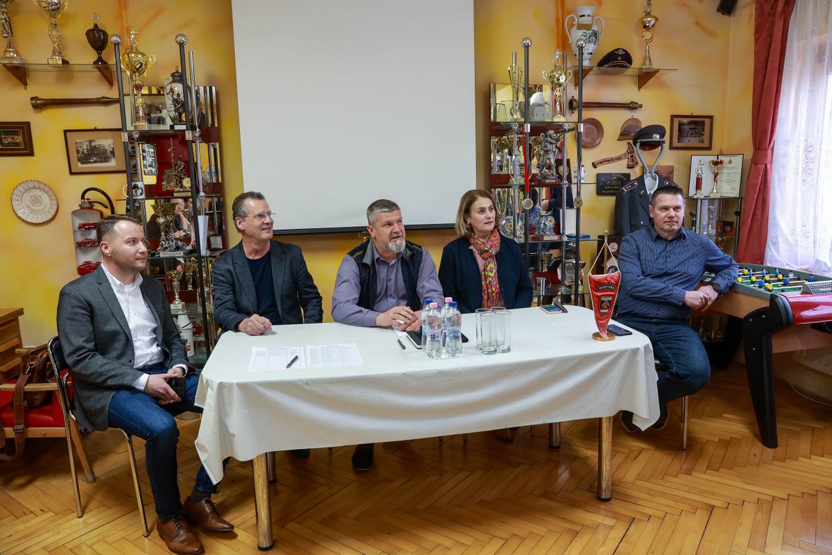 A bonyhádi önkéntes tűzoltók közgyűlésén vett részt Csibi Krisztina, Vizin Balázs és Szabó Tibor