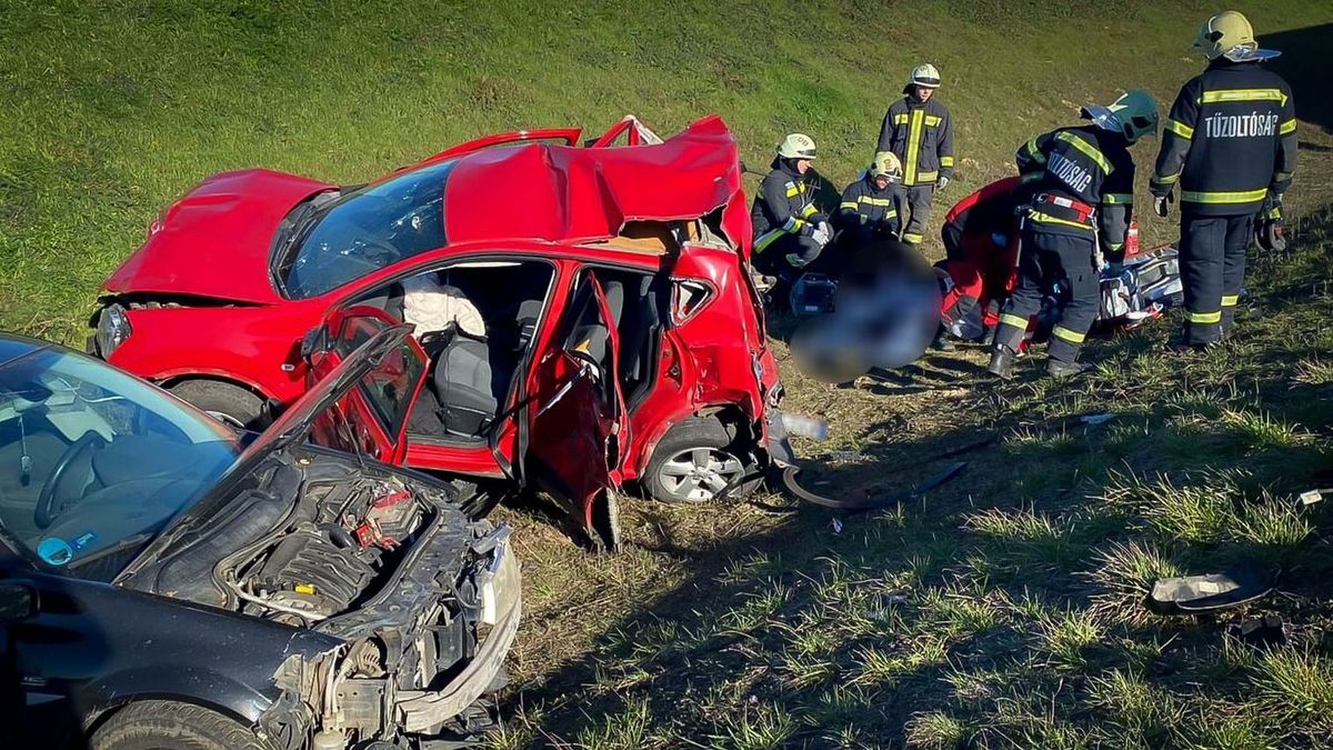 Tömegbaleset történt, rengeteg a sérült