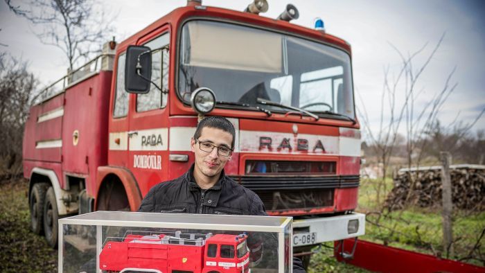 Ritkaságszámba menő veterán rejtőzik a falusi garázsban