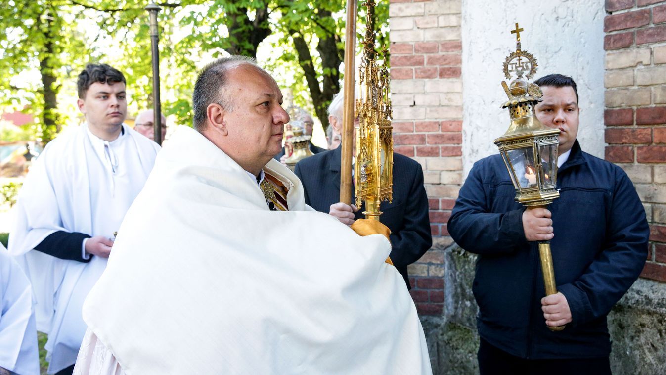 Körmenetek, passiójáték, vigíliák – húsvéti szertartásrend Szekszárdtól Dombóvárig