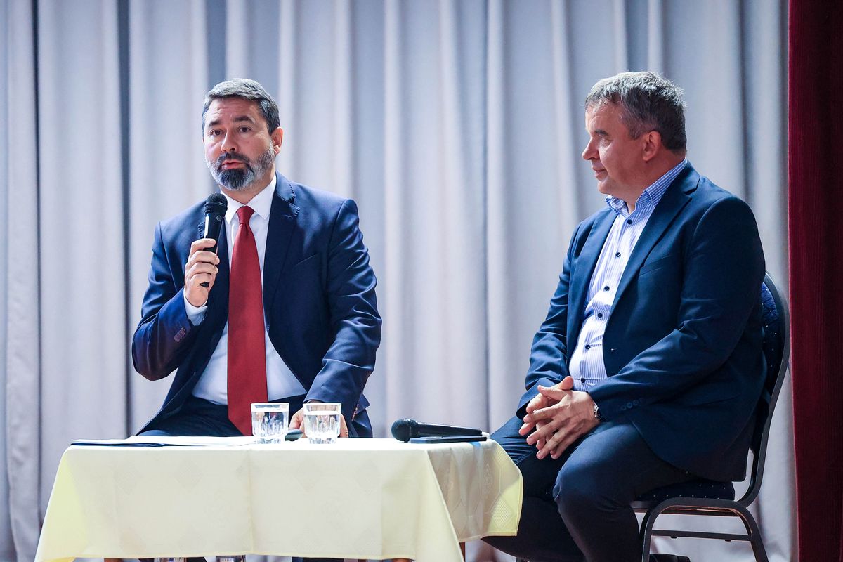 Voks 2025 – Hidvéghi Balázs és Horváth István a mözsi művelődési házban rendezett fórumon