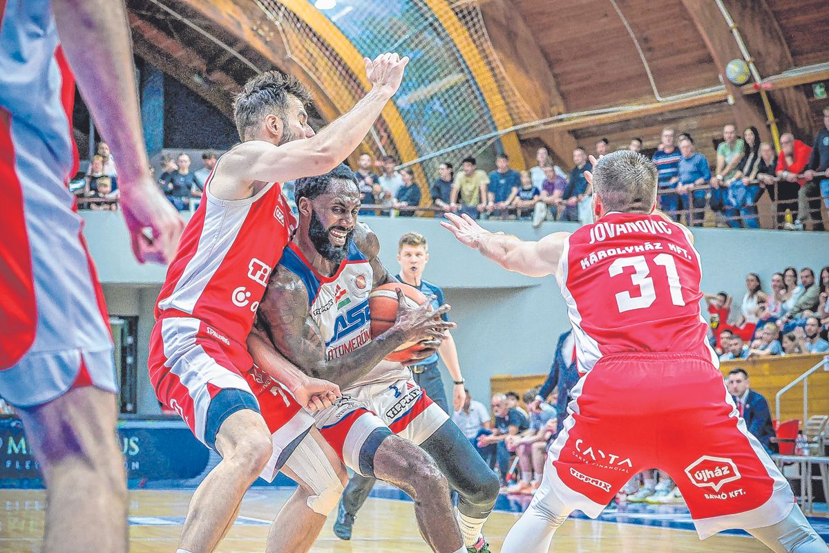 Az ASE játékosa, Eric Lockett volt a mezőny legeredményesebb játékosa 