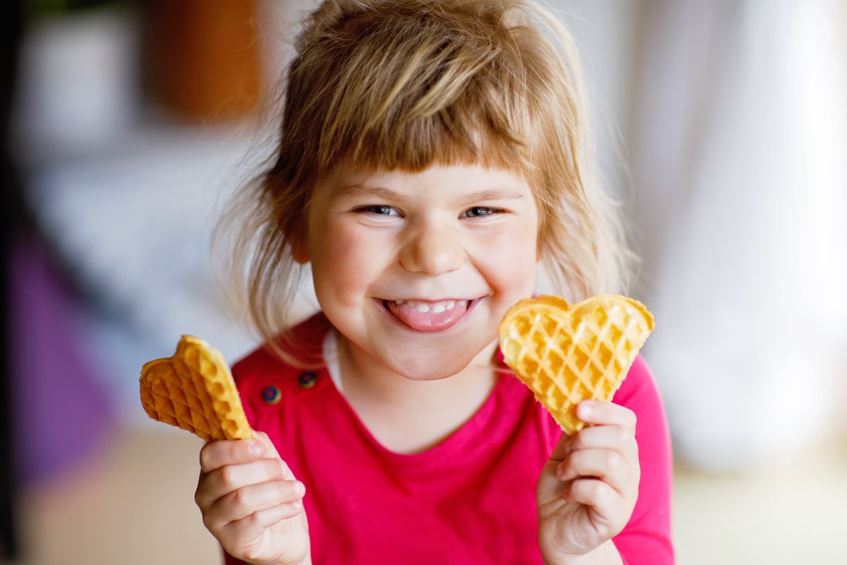 Portrait,Of,Happy,Little,Preschool,Girl,Holding,Fresh,Baked,Heart