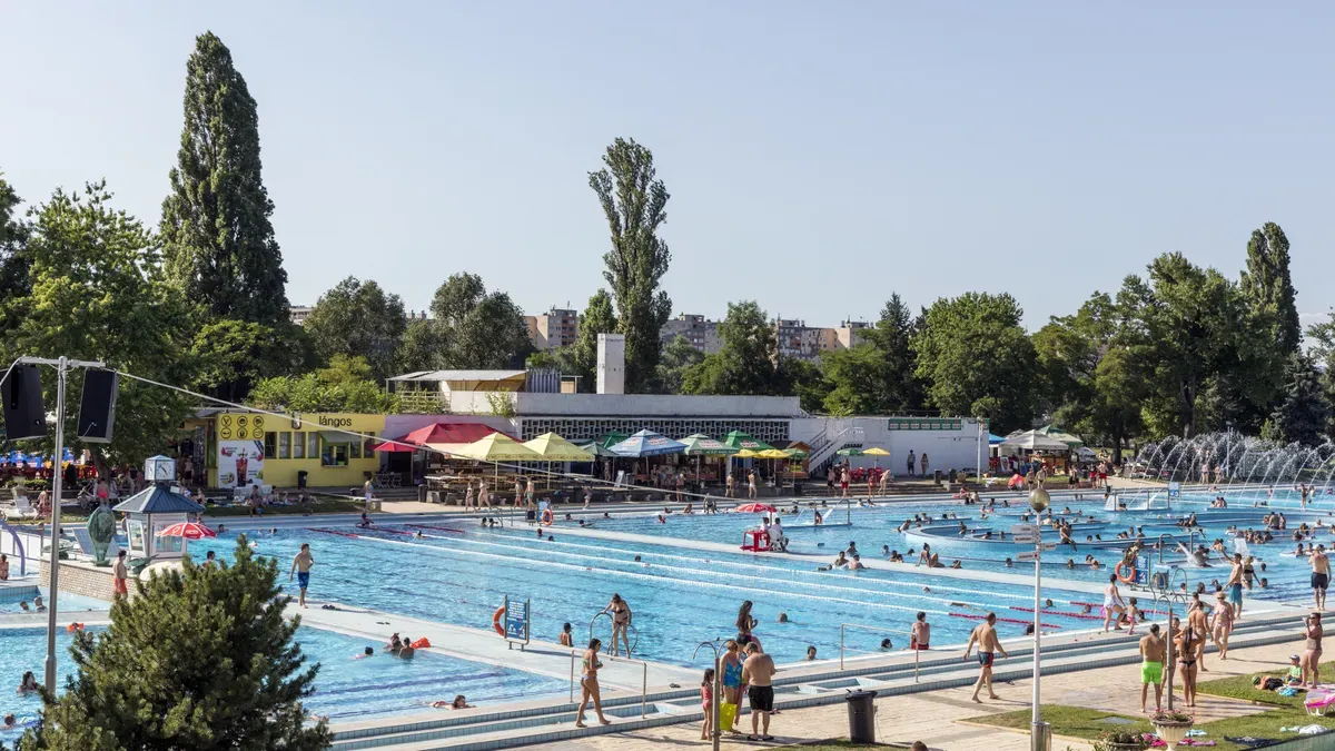 A budapesti Palatinus strandon történt vízbe fulladás az egész országot megrázta (illsuztráció)